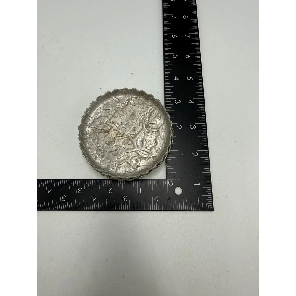 Vintage Embossed Floral Metal Coasters Scalloped Edge Set of 5 Silver Tone 3in